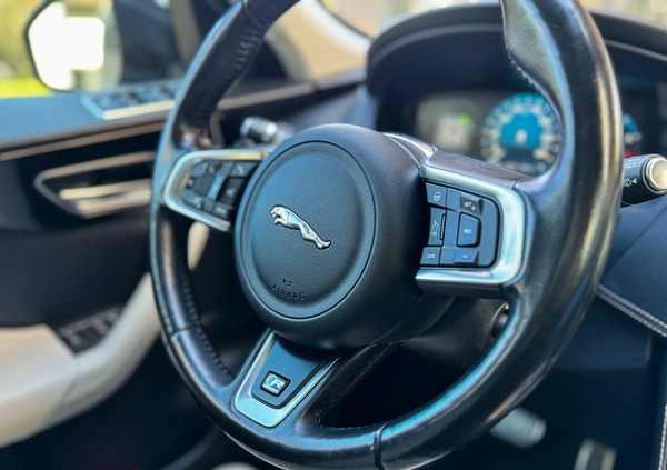 Jaguar F-Pace cena 142999 przebieg: 188000, rok produkcji 2017 z Jaworzno małe 631